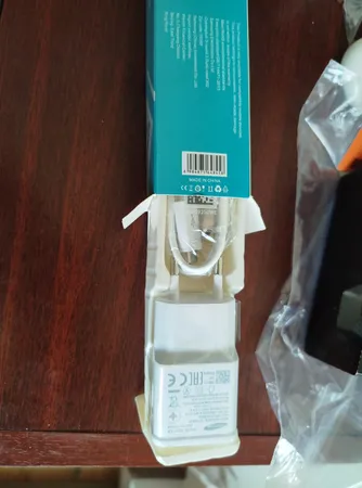 پاوربانک 18 وات شیائومی مدل Redmi PB200LZM ظرفیت 20000 میلی آمپرساعت به همراه شارژر دیواری سامسونگ و کابل تبدیل