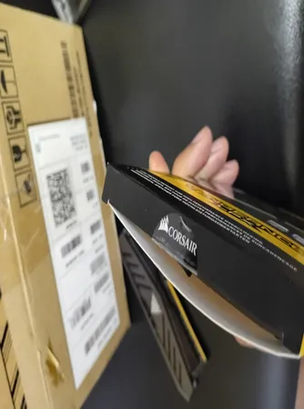 رم دسکتاپ DDR4 دو کاناله 3200 مگاهرتز CL16 کورسیر مدل Vengeance LPX ظرفیت 32 گیگابایت