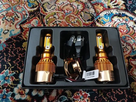 هدلایت لامپ خودرو D9 مدل H4 بسته 2 عددی