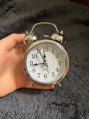 ساعت رومیزی مدل فلزی زنگ دار کد 001