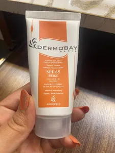 تجریه خرید کرم ضد آفتاب  رنگی درموبای SPF65  مدل B مناسب برای پوست چرب حجم 50 میلی لیتر