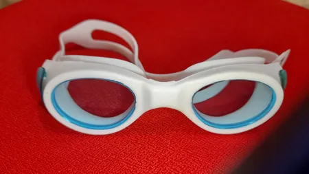 عینک شنا مدل سیلیکونی M-5200