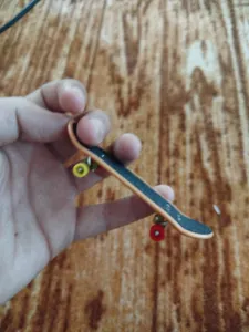 تجریه خرید اسکیت بورد انگشتی اسکیت پارک مدل حرفه ای