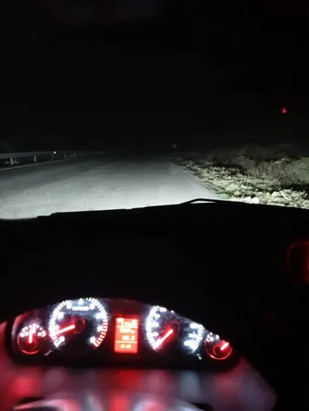 لامپ هدلایت خودرو مدل D9H7 بسته 2 عددی