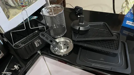 هواپز 12 لیتری بلک اند دکر مدل AOF-100-B5