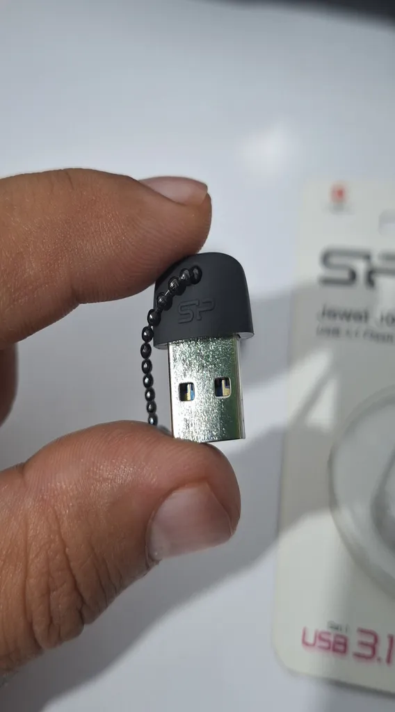 فلش مموری سیلیکون پاور مدل Jewel J07 ظرفیت 64 گیگابایت