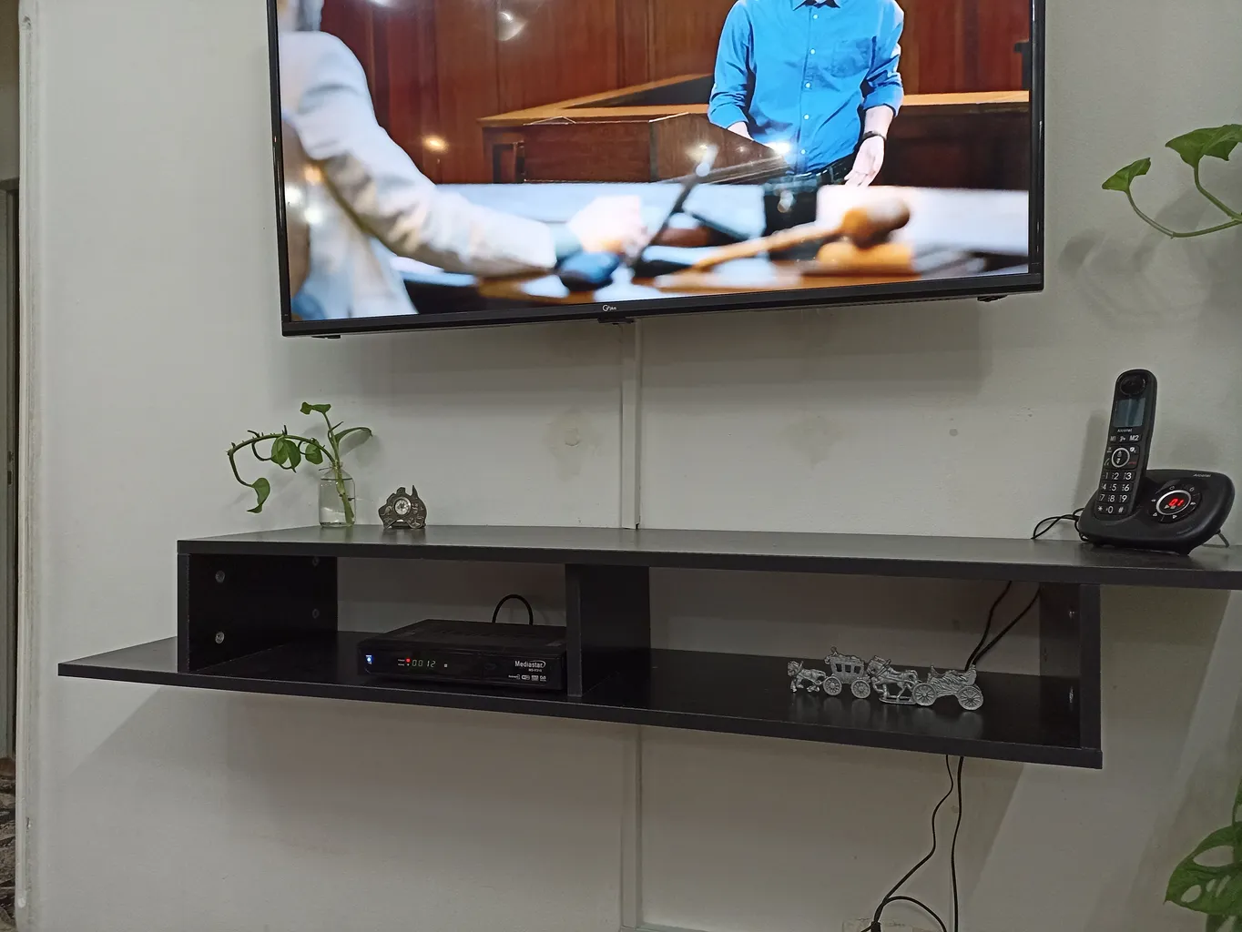 میز تلویزیون دیواری مدل 5421