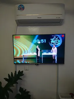 پایه دیواری متحرک مدل L2 مناسب برای تلویزیون های 36 تا 55 اینچی