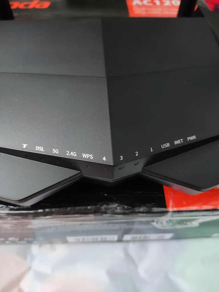 مودم روتر VDSL/ADSL تندا مدل V12