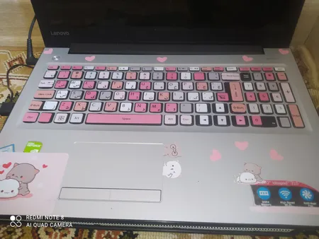 استیکر لپ تاپ مدل cute cat 03 مناسب برای لپ تاپ 15 تا 17 اینچ به همراه برچسب حروف فارسی کیبورد