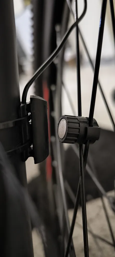 چراغ جلوی دوچرخه مدل 4 کاره دیجیتالی FY317