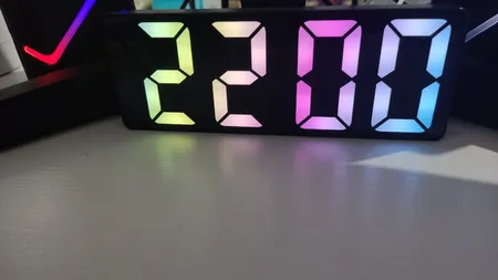 ساعت رومیزی دیجیتال مدل صفحه رنگی کد GH0725D