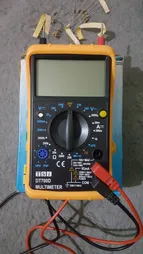 مولتی متر دیجیتال مدل DT700D