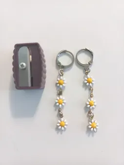 گوشواره دخترانه مدل بابونه کد 532