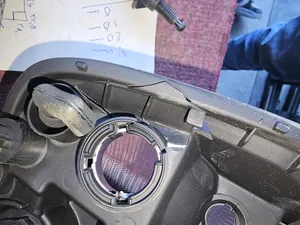 تجریه خرید چراغ جلو راست خودرو گروه پژوهش صنعت مدرن مدل M-90 مناسب برای رنو L90