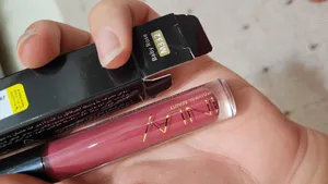 تجریه خرید رژ لب مایع این لی مدل Baby Rose شماره M332