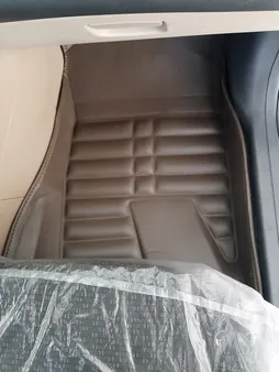 کفپوش پنج بعدی خودرو زرین فرش مدل A.M مناسب برای پژو پارس به همراه کفپوش صندوق خودرو