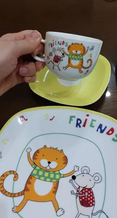 سرویس غذاخوری 5 پارچه کودک چینی زرین ایران مدل کواترو دوستان درجه عالی