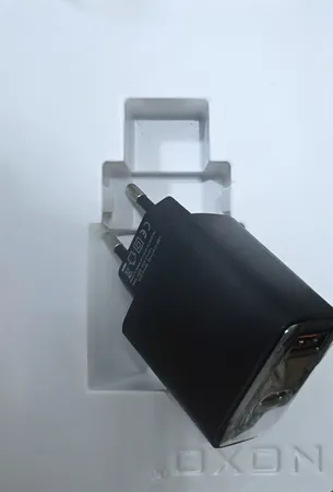 شارژر دیواری 20 وات دو پورت نوکسو مدل CHN-6 EU