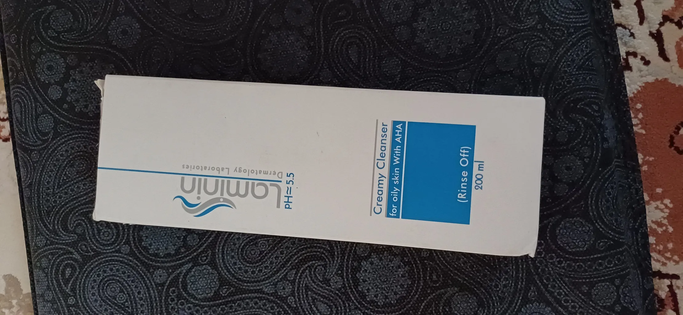 کرم شستشوی صورت رطوبت رسان لامینین مدل AHA مناسب پوست چرب حجم 200 میلی لیتر