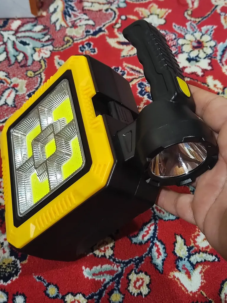 چراغ اضطراری مدل جعبه ابزاردار کد C-7739