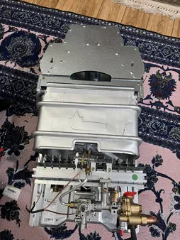 آبگرمکن دیواری بوتان مدل شمعک داعم B3115