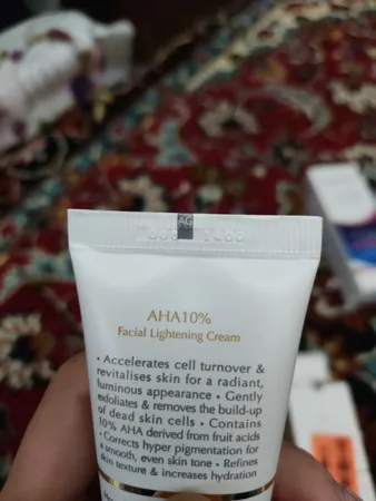 کرم لایه بردار سینره ده درصد AHA حجم 40 میلی لیتر