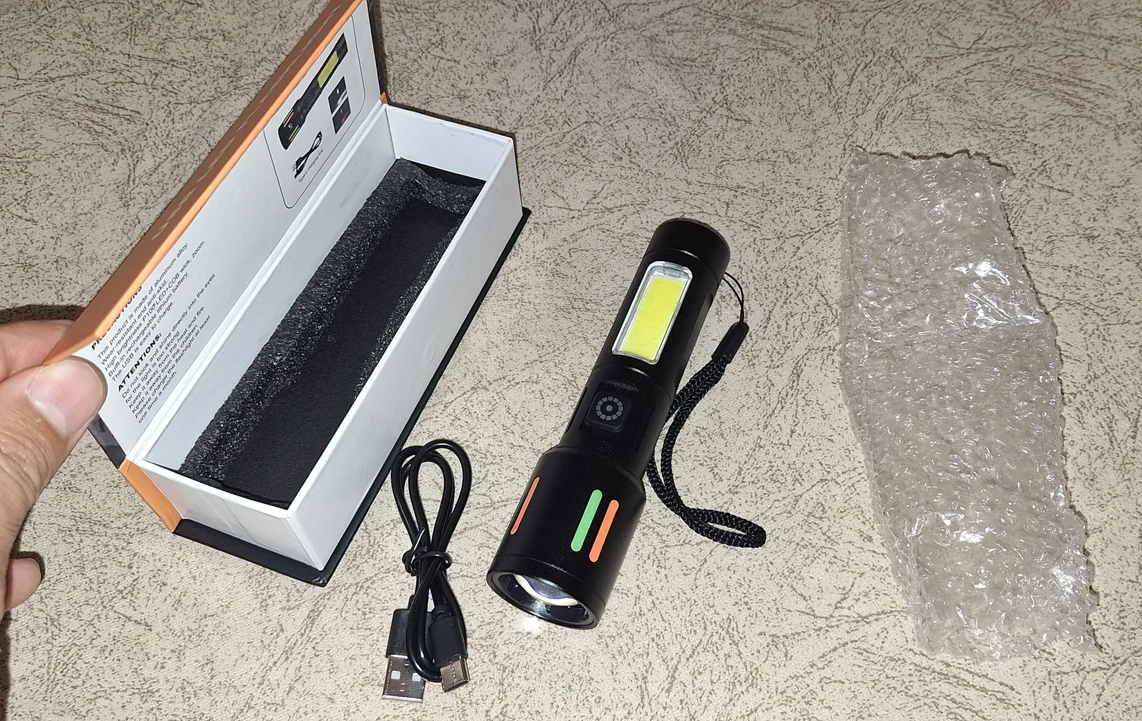 چراغ قوه دستی مدل 360 با نور مهتابی