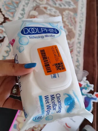 دستمال مرطوب پاک کننده آرایش دلفین مدل 001 بسته 60 عددی