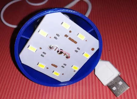 چراغ قوه آویز مدل 5W