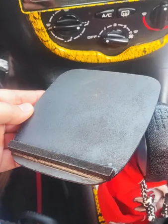 جا لیوانی پژو 206 مدل 9622.73