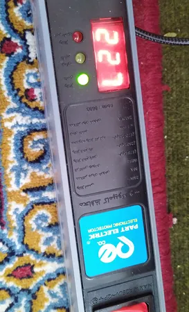 محافظ ولتاژ پارت الکتریک مدل PE5143