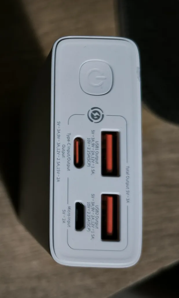 پاوربانک 30 وات بیسوس مدل Star-Lord Digital Display Fast Charging ظرفیت 10000 میلی آمپر ساعت