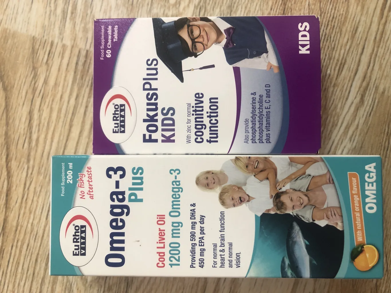 شربت امگا 3 پلاس یوروویتال 200 میلی لیتر به همراه قرص فوکوس پلاس کیدز یوروویتال بسته 60 عددی