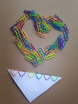 گیره کاغذ رایدین مدل رنگی سایز 28-33میلی متر - بسته 100 عددی