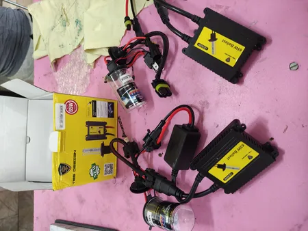 کیت و لامپ زنون مدل H4 بسته دو عددی