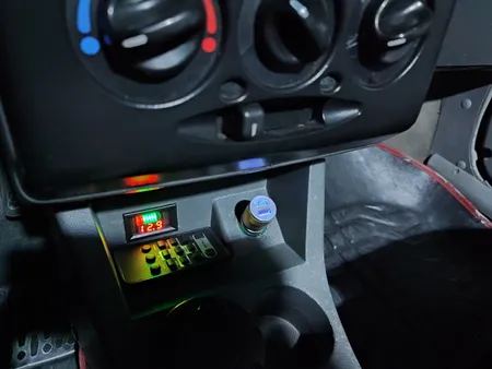 نمایشگر میزان شارژ باطری مدل A001