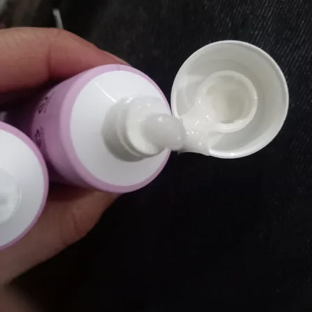 کرم بی رنگ کننده مو صورت و بدن سی گل مدل Bleaching مناسب انواع پوست حجم 60 میلی لیتر به همراه کرم مکمل 30 میلی لیتر