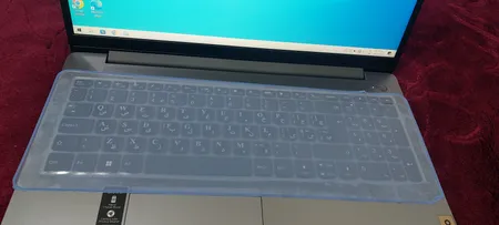 برچسب حروف فارسی کیبورد طرح مات به همراه محافظ کیبورد مناسب برای لپ تاپ 15.6 اینچ