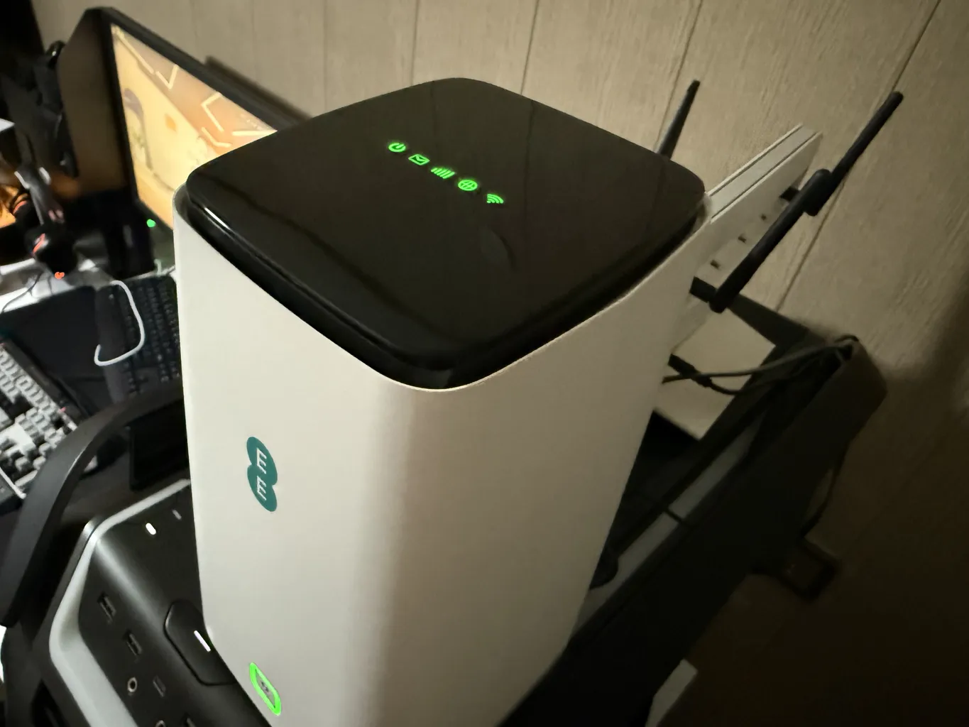 مودم 5G/TD-LTE ای ای مدل 5GEE ROUTER