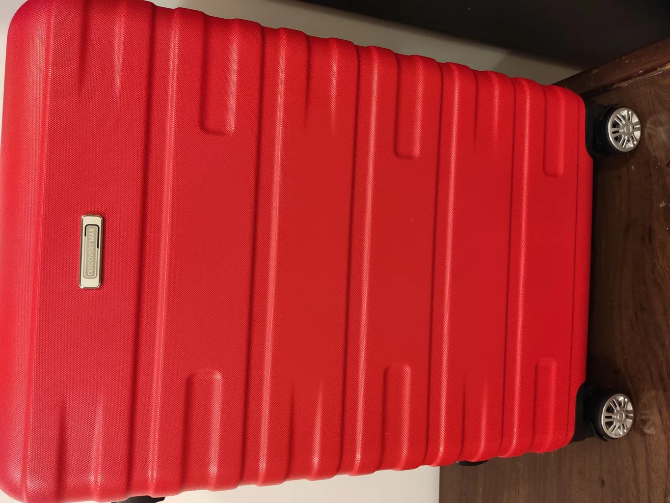 چمدان دیسکاوری مکس مدل 111 سایز متوسط ارتفاع 62 سانتی متر