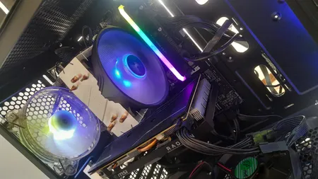 رم دسکتاپ ddr4 تک کاناله 3200 مگاهرتز cl16 کورسیر مدل Vengeance RGB RS ظرفیت 16 گیگابایت