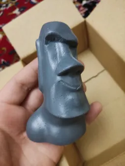 مجسمه مدل کاکاسنگی خندان