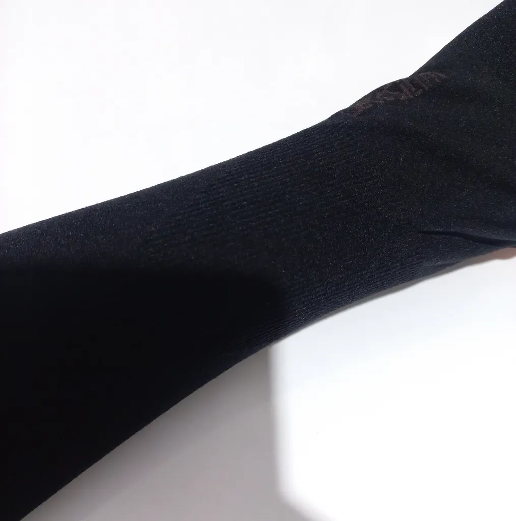 ساق دست ورزشی مدل UV فینگردار کد 0010