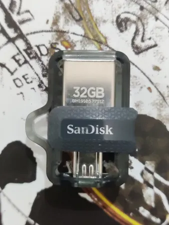 فلش مموری سن دیسک مدل Ultra Dual Drive M3.0 ظرفیت 32 گیگابایت