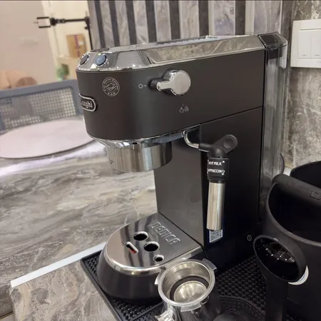 اسپرسو ساز دلونگی مدل EC685