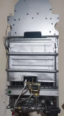 آبگرمکن دیواری بوتان مدل B4115 Turbo