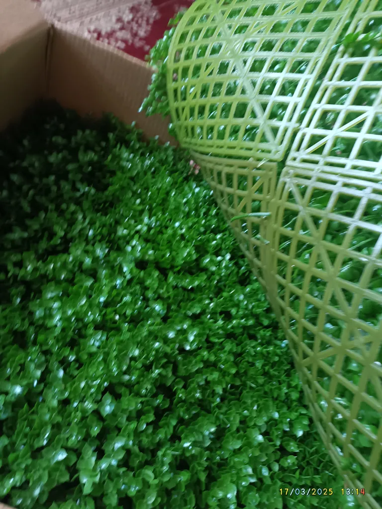 دیوارپوش مدل دیوار سبز مصنوعی گل پونه، بسته 16 عددی