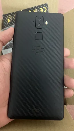 گوشی موبایل بلک بری مدل Evolve BBG100-1 دو سیم‌ کارت ظرفیت 64 گیگابایت