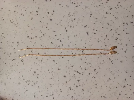 گوشواره طلا 18 عیار زنانه طلای مستجابی مدل بخیه ای پر کد 670175